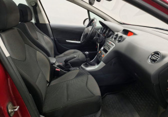 Подержанный автомобиль Peugeot 308 Hatchback 2008 года (9 фото)