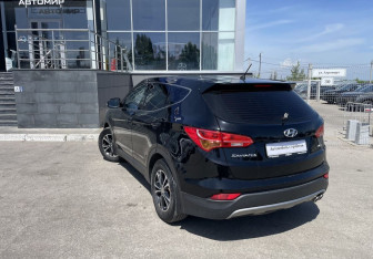 Подержанный автомобиль Hyundai Santa Fe 2014 года (7 фото)
