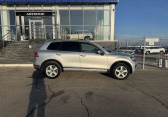 Подержанный автомобиль Volkswagen Touareg 2012 года (4 фото)