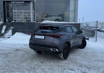 Подержанный автомобиль Omoda C5 2024 года (5 фото)