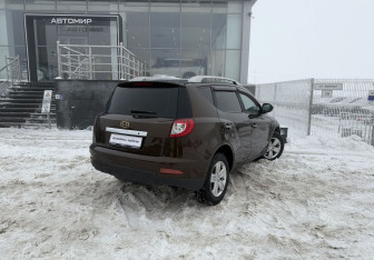 Подержанный автомобиль Geely Emgrand X7 2014 года (5 фото)