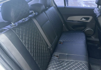 Подержанный автомобиль Chevrolet Cruze Hatchback 2012 года (12 фото)