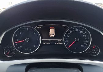 Подержанный автомобиль Volkswagen Touareg 2016 года (9 фото)