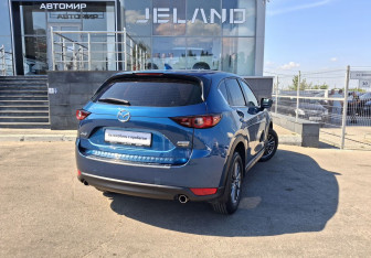 Подержанный автомобиль Mazda CX-5 2017 года (5 фото)