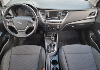 Подержанный автомобиль Hyundai Solaris Sedan 2017 года (10 фото)