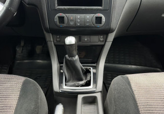 Подержанный автомобиль Ford Focus Hatchback 2007 года (11 фото)