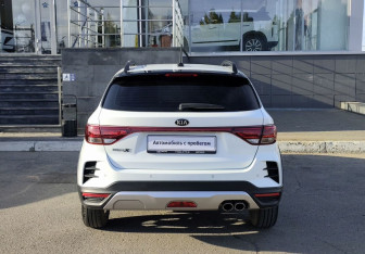 Подержанный автомобиль Kia Rio Hatchback 2020 года (6 фото)