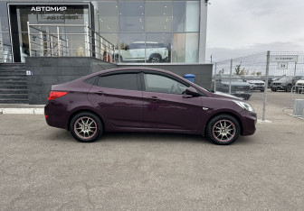 Подержанный автомобиль Hyundai Solaris Sedan 2011 года (4 фото)