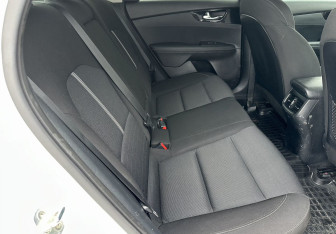 Подержанный автомобиль Kia Cerato Sedan 2019 года (12 фото)