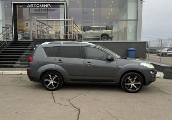Подержанный автомобиль Peugeot 4007 2011 года (4 фото)