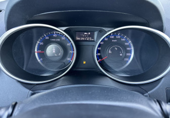 Подержанный автомобиль Hyundai ix35 2014 года (9 фото)