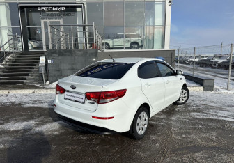 Подержанный автомобиль Kia Rio Sedan 2015 года (5 фото)