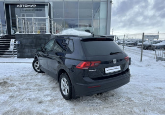 Подержанный автомобиль Volkswagen Tiguan 2019 года (7 фото)