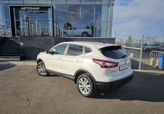 Подержанный автомобиль Nissan Qashqai 2014 года (7 фото)