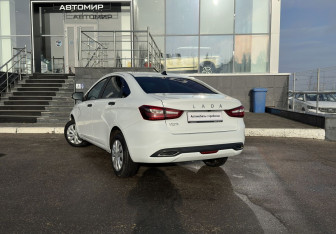 Подержанный автомобиль LADA (ВАЗ) Vesta Sedan 2023 года (7 фото)