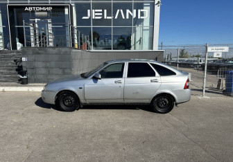 Подержанный автомобиль LADA (ВАЗ) Priora Hatchback 2009 года (8 фото)