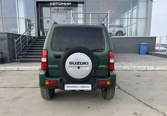 Подержанный автомобиль Suzuki Jimny 2008 года (6 фото)
