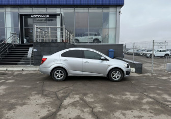 Подержанный автомобиль Chevrolet Aveo Sedan 2013 года (4 фото)