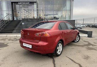 Подержанный автомобиль Mitsubishi Lancer Sedan 2008 года (5 фото)