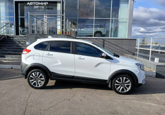 Подержанный автомобиль LADA (ВАЗ) XRAY 2019 года (4 фото)