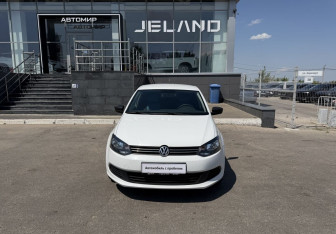 Подержанный автомобиль Volkswagen Polo Sedan 2014 года (2 фото)