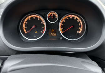 Подержанный автомобиль Opel Corsa 2008 года (9 фото)