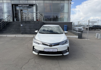 Подержанный автомобиль Toyota Corolla Sedan 2017 года (2 фото)