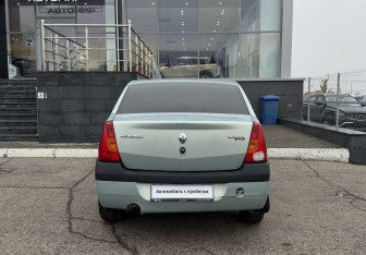 Подержанный автомобиль Renault Logan Sedan 2007 года (6 фото)