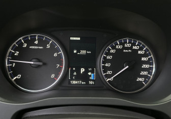 Подержанный автомобиль Mitsubishi Outlander 2012 года (9 фото)