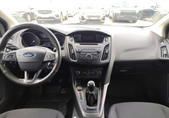 Подержанный автомобиль Ford Focus Hatchback 2018 года (10 фото)