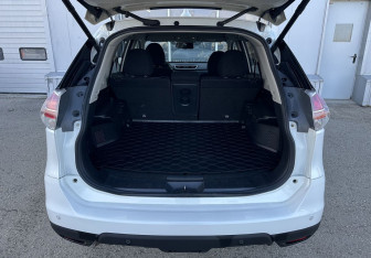 Подержанный автомобиль Nissan X-Trail 2017 года (15 фото)