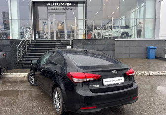 Подержанный автомобиль Kia Cerato Sedan 2019 года (7 фото)