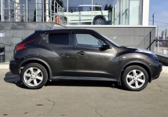 Подержанный автомобиль Nissan Juke 2011 года (4 фото)