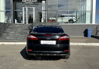 Подержанный автомобиль Ford Mondeo Sedan 2010 года (6 фото)