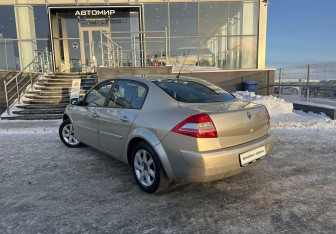 Подержанный автомобиль Renault Megane Sedan 2008 года (7 фото)