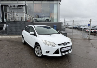 Подержанный автомобиль Ford Focus Hatchback 2012 года (3 фото)