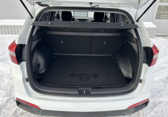 Подержанный автомобиль Hyundai Creta 2020 года (13 фото)