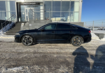 Подержанный автомобиль Kia K5 2021 года (8 фото)