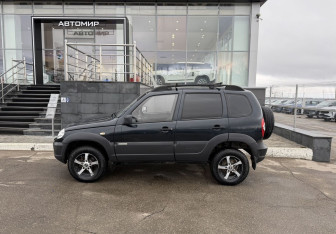 Подержанный автомобиль Chevrolet Niva 2013 года (8 фото)
