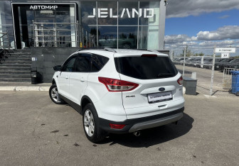 Подержанный автомобиль Ford Kuga 2016 года (7 фото)