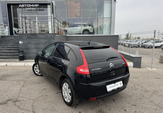Подержанный автомобиль Citroen C4 Hatchback 2010 года (7 фото)