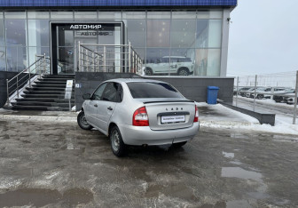 Подержанный автомобиль LADA (ВАЗ) Kalina Sedan 2010 года (7 фото)