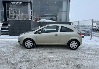 Подержанный автомобиль Opel Corsa 2008 года (8 фото)