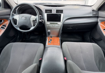 Подержанный автомобиль Toyota Camry Sedan 2009 года (10 фото)