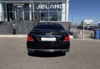 Подержанный автомобиль Genesis G90 2018 года (6 фото)