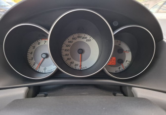 Подержанный автомобиль Mazda 3 Sedan 2008 года (9 фото)