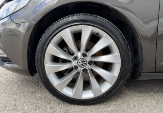 Подержанный автомобиль Volkswagen Passat CC 2012 года (15 фото)