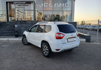 Подержанный автомобиль Nissan Terrano 2017 года (7 фото)