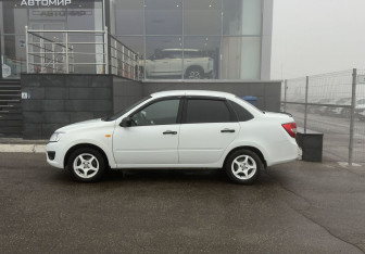 Подержанный автомобиль LADA (ВАЗ) Granta Sedan 2016 года (8 фото)