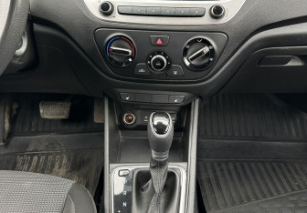 Подержанный автомобиль Hyundai Solaris Sedan 2017 года (11 фото)